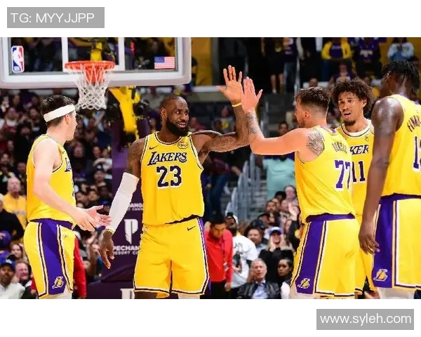 詹皇独砍40分，湖人大胜森林狼