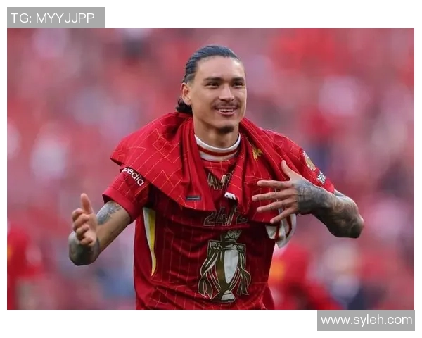 努涅斯在赛场上的崛起与挑战解析,揭示未来足球明星的潜力与发展方向 努涅斯在赛场上的崛起与挑战解析,揭示未来足球明星的潜力与发展方向