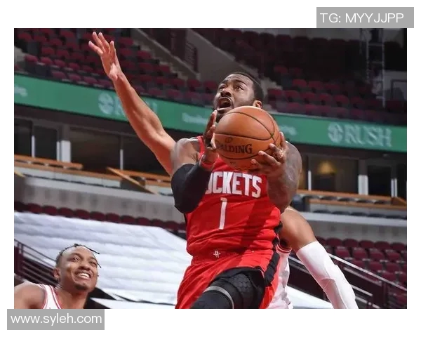 火箭队与公牛队激战正酣NBA赛季精彩对决引发球迷热议